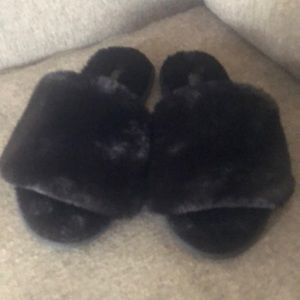 SKIMS Furry Black Slides Slippers Sz 6/7